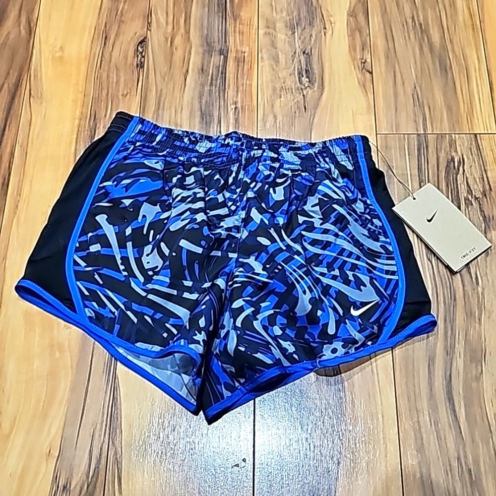 Nike Dri-Fit Kids Medium Shorts - New with tags